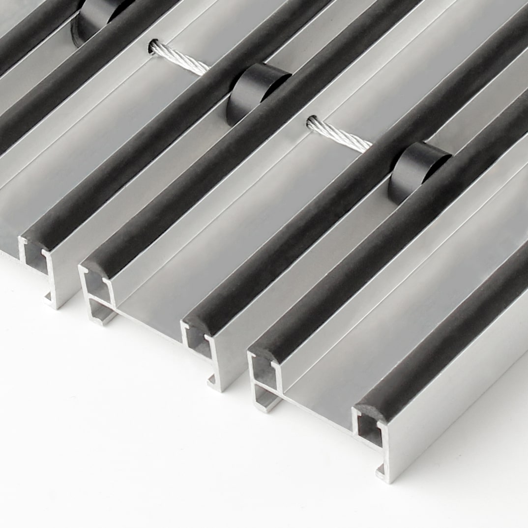 Грязезащитные алюминиевые модули «ПластФактор» Резина–Щетка